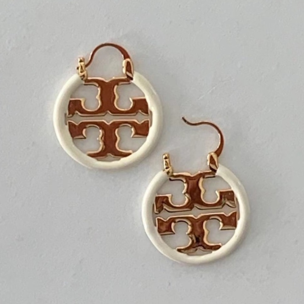 NWOT Tory Burch Miller Enamel Small Hoop Earring - Picture 5 of 5
